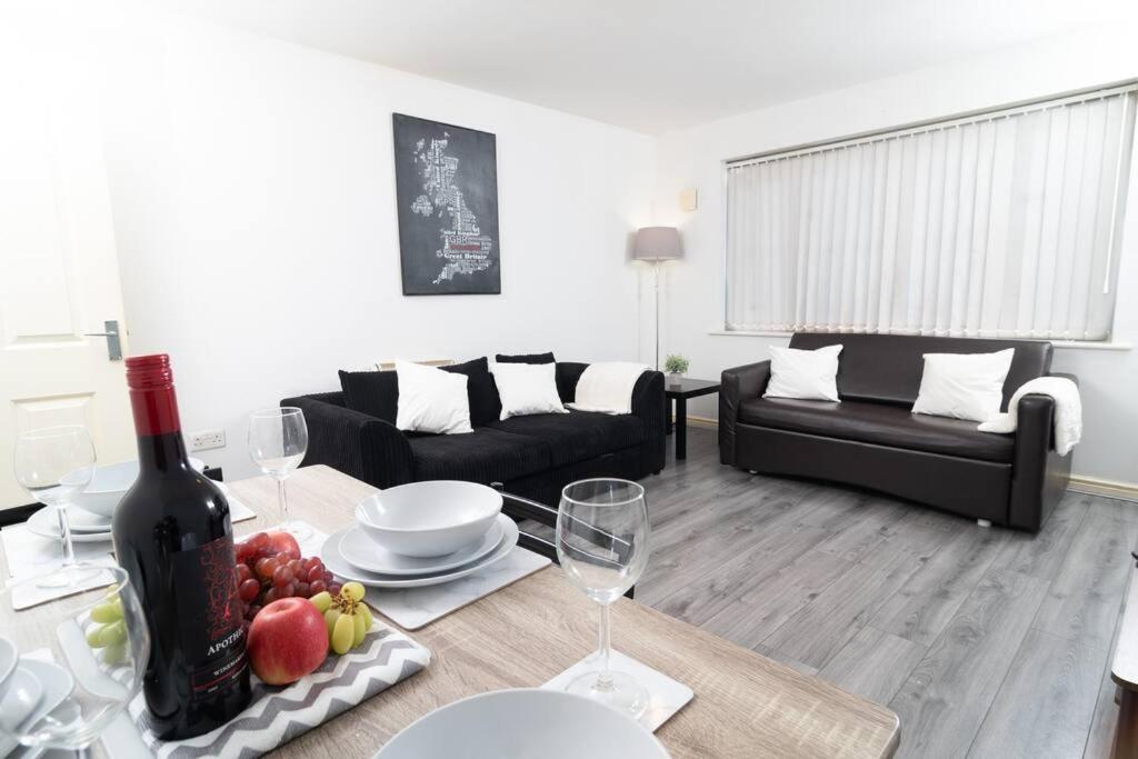 Gem 3 Bedroom House Private Parking Apartment *