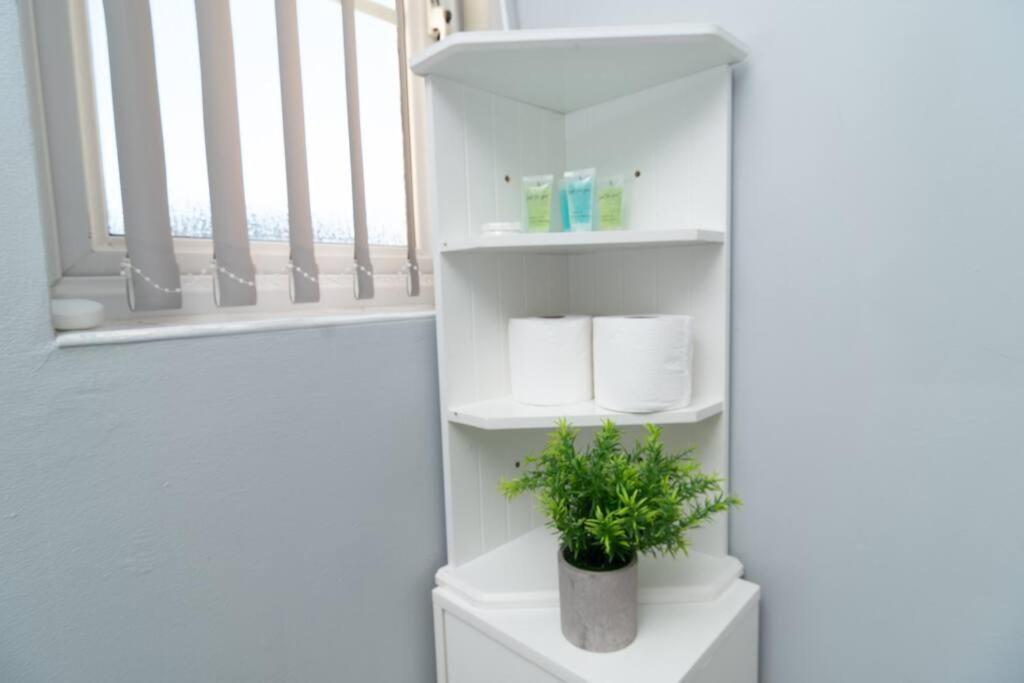 Apartment Gem 3 Bedroom House Private Parking *