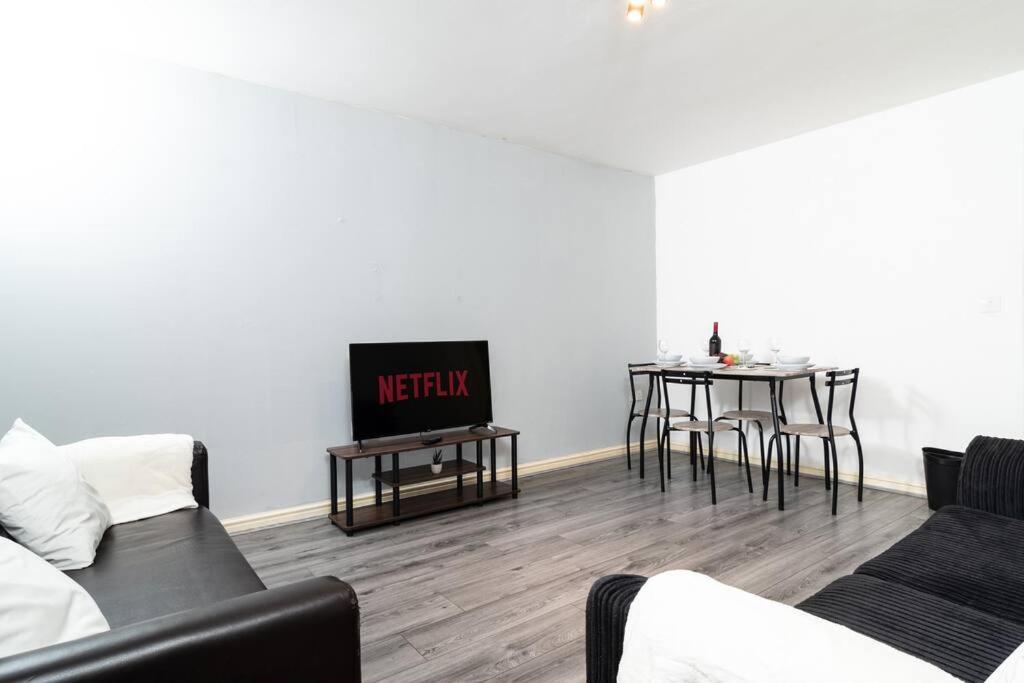 Gem 3 Bedroom House Private Parking Liverpool