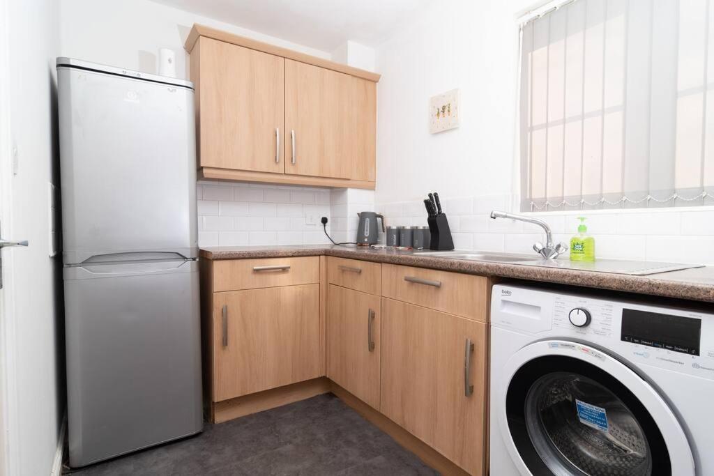 Gem 3 Bedroom House Private Parking *