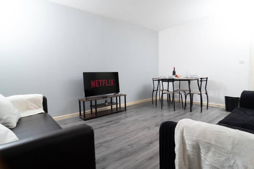 Gem 3 Bedroom House Private Parking * Liverpool