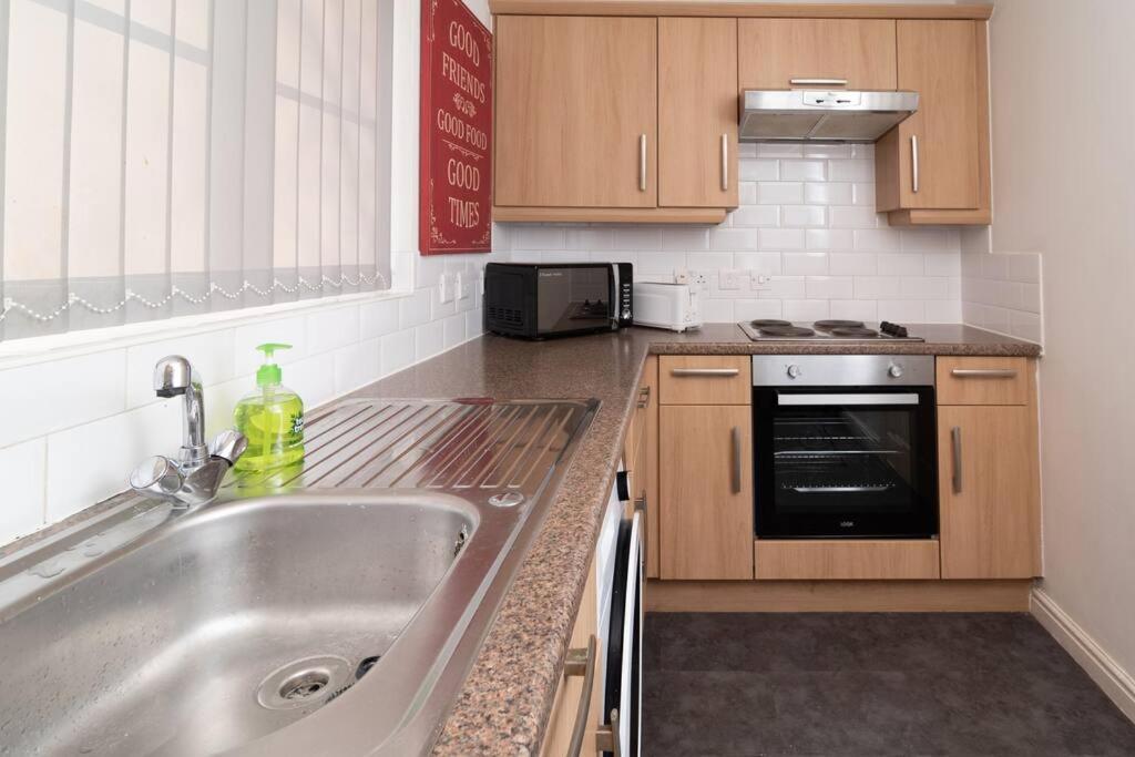 Gem 3 Bedroom House Private Parking Apartment *