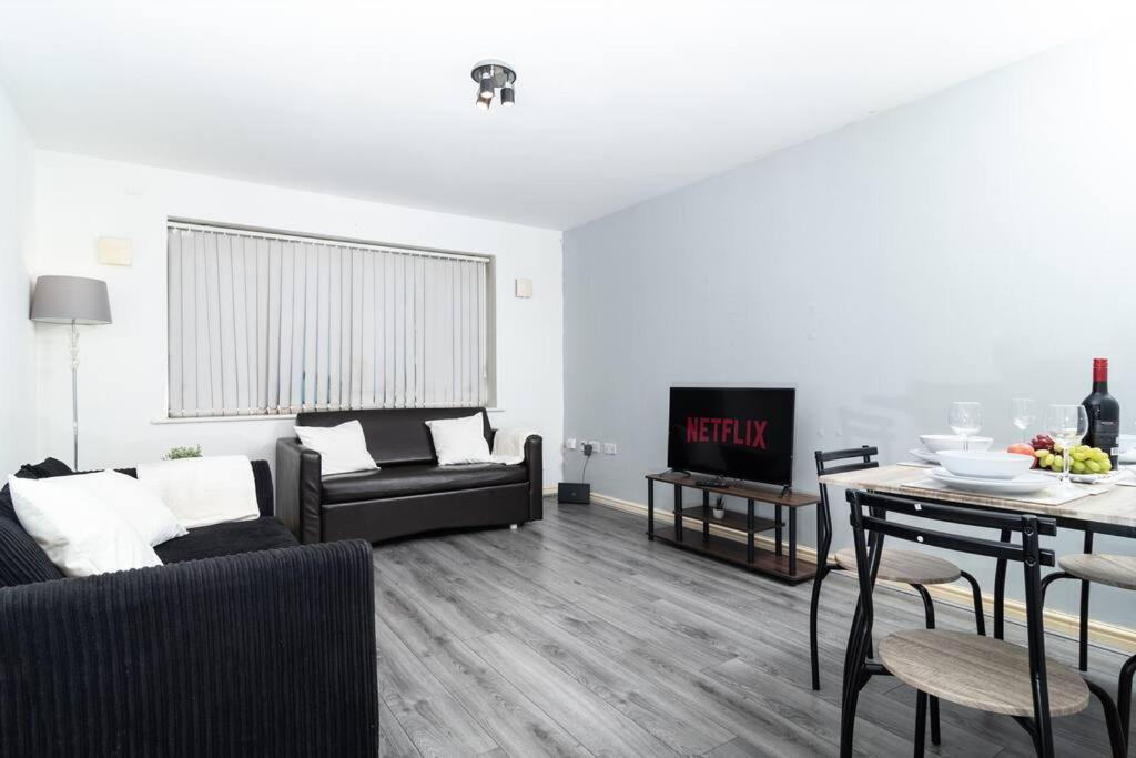 Apartment Gem 3 Bedroom House Private Parking Liverpool