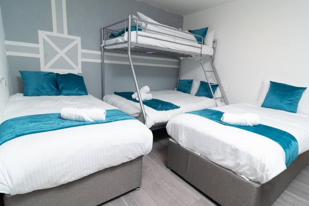 Apartment Gem 3 Bedroom House Private Parking