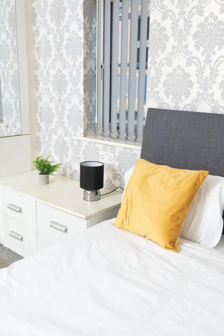 Gem 3 Bedroom House Private Parking Apartment *